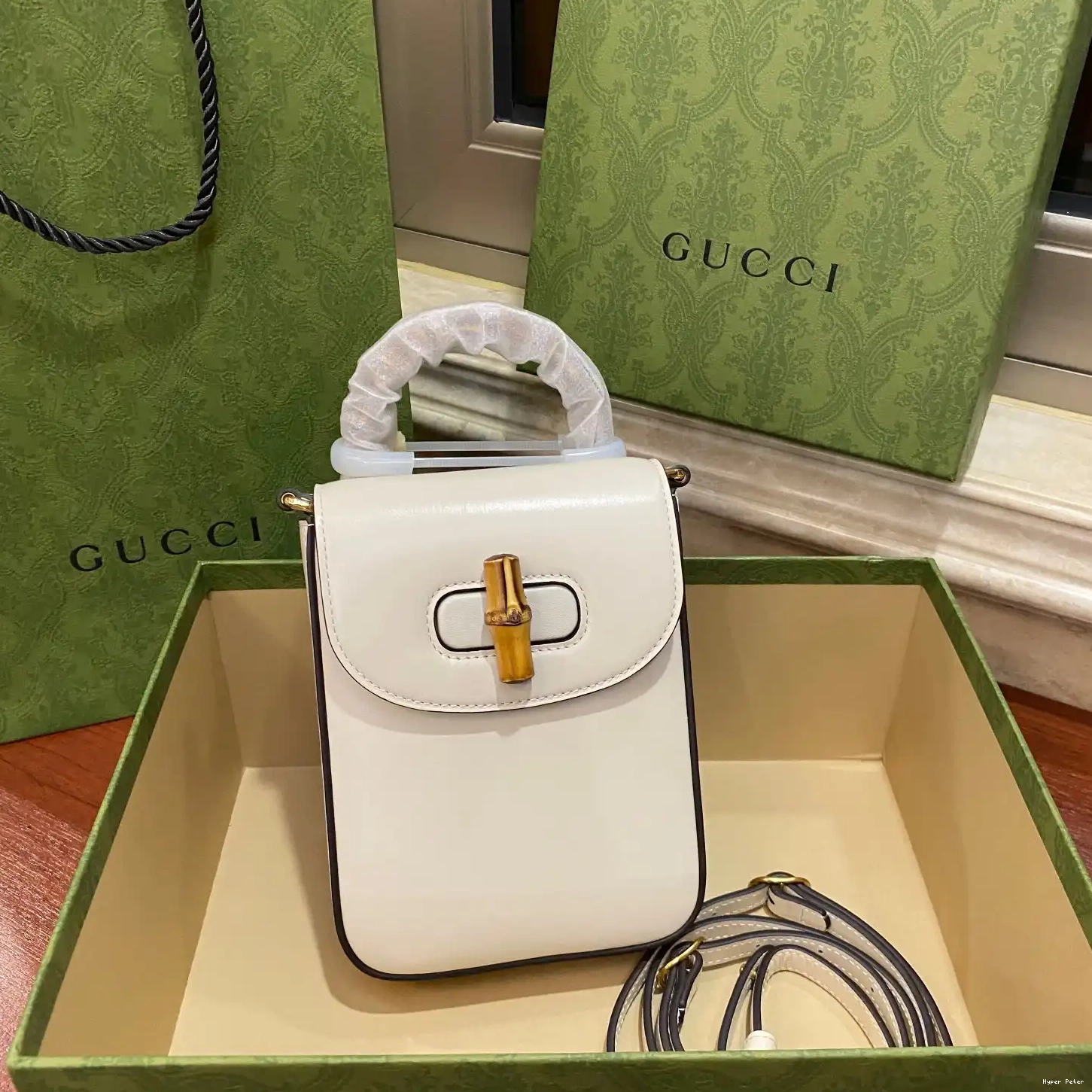 Hyperpeter Gucci mini Bamboo handbag 0621